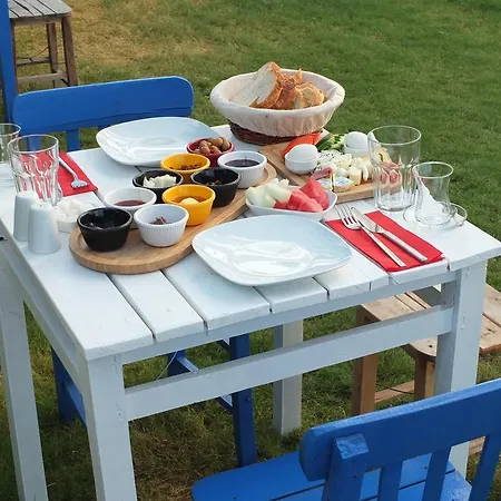 Lapis Port Surf Alojamento de Acomodação e Pequeno-almoço Alacati