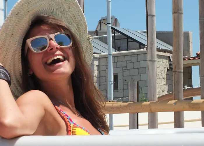 לינה וארוחת בוקר Lapis Port Surf אלאקאטי